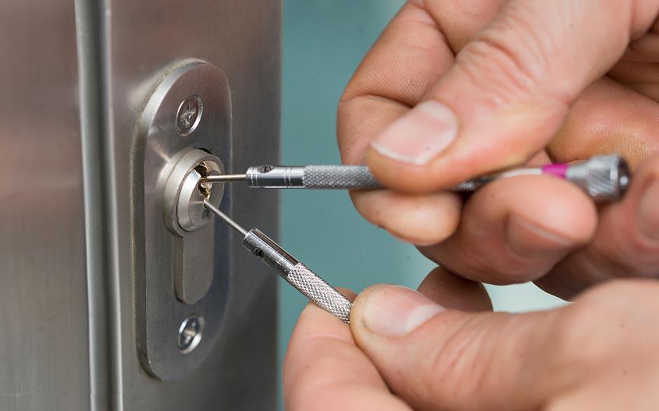 changer une serrure porte d'entrée Bezons